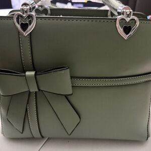 Elegant Green Handbag with Bow Accent